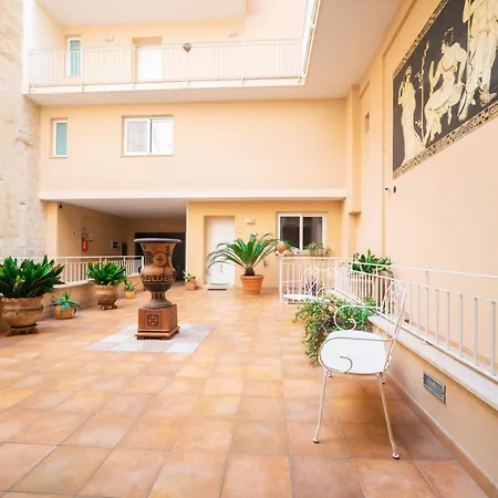 Il Cortile Delle Esperidi Apartment Lecce Exterior photo