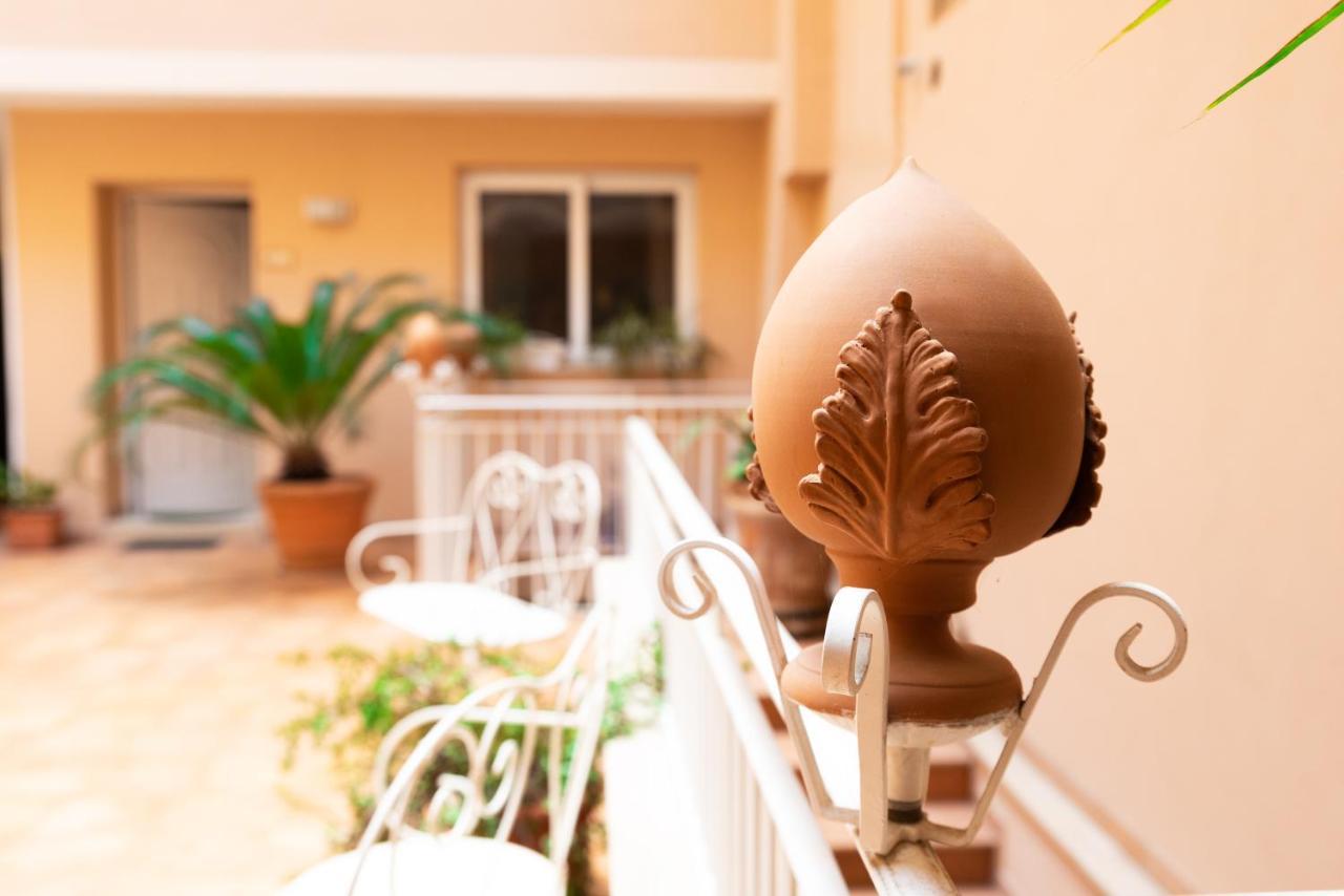 Il Cortile Delle Esperidi Apartment *